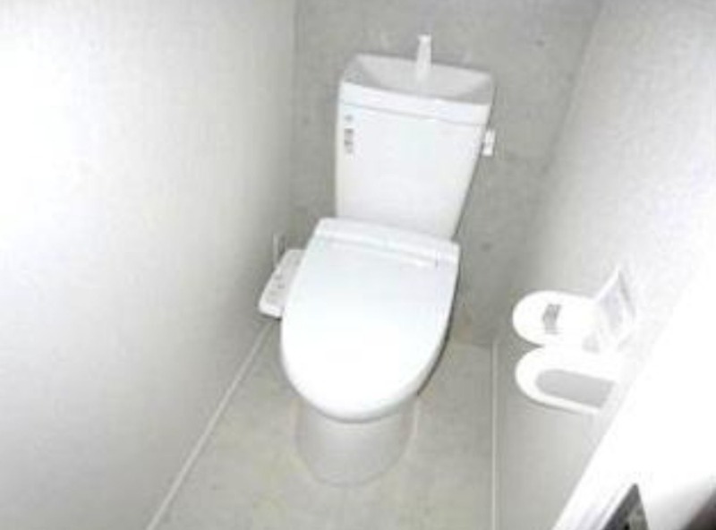 東京メトロ丸ノ内線 東高円寺駅 徒歩8分 3階建 築13年のトイレ写真