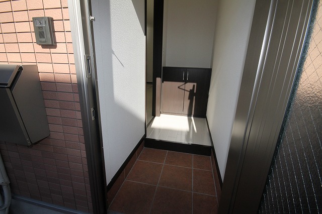 玄関　収納もある玄関です