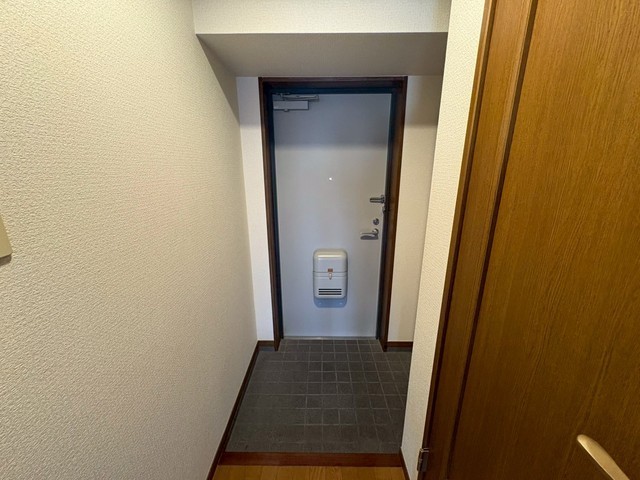 玄関　※別号室の写真です※