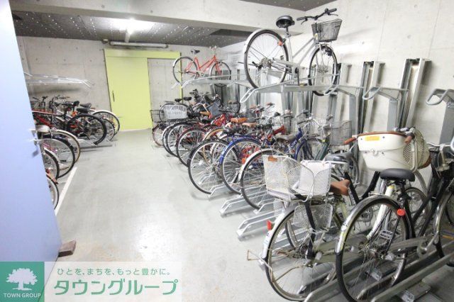 その他　屋内自転車駐輪場（無料）