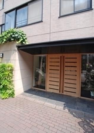 ＪＲ山手線 原宿駅 徒歩10分 5階建 築28年の外観写真