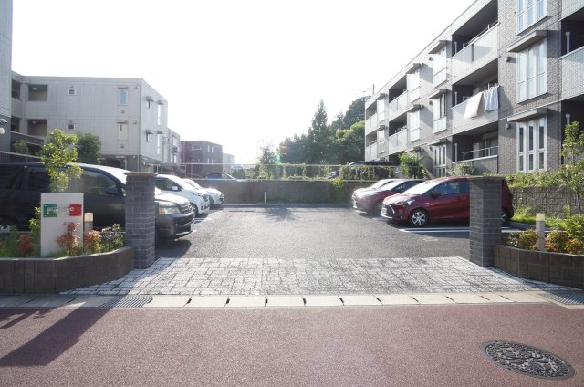 駐車場　駐車スペースもあります