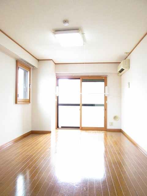 ＪＲ仙山線 山形駅 徒歩25分 5階建 築26年の居間写真