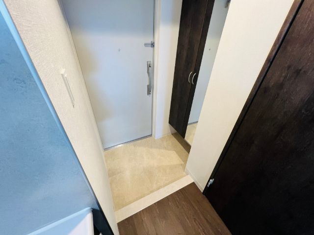 玄関　同タイプ別部屋の写真です