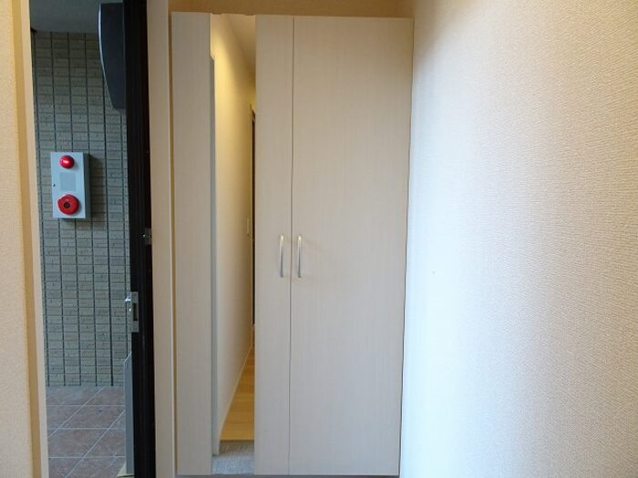 玄関　姿見付シューズボックス