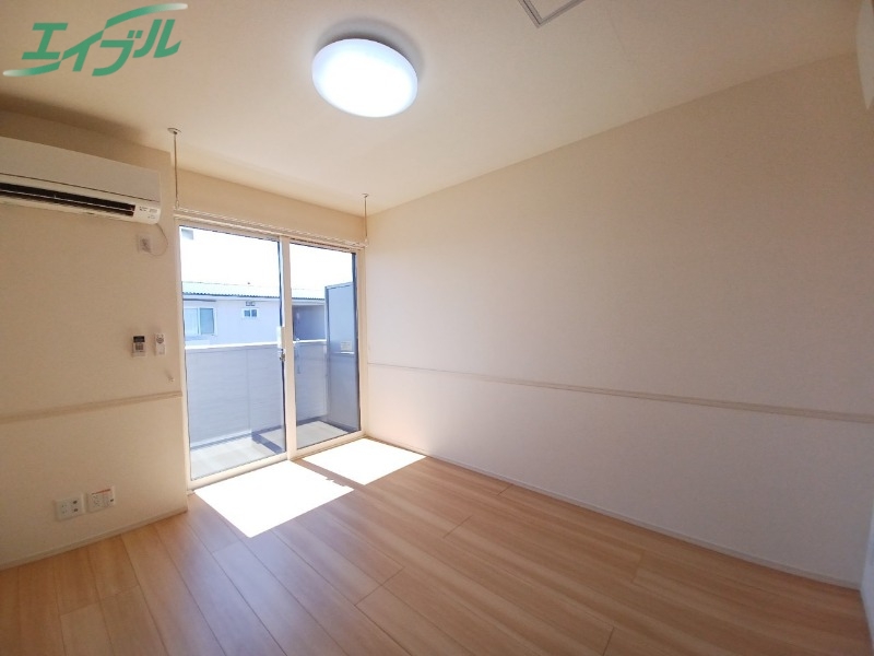 アイティーオーDーroom東新町 南館の居間写真