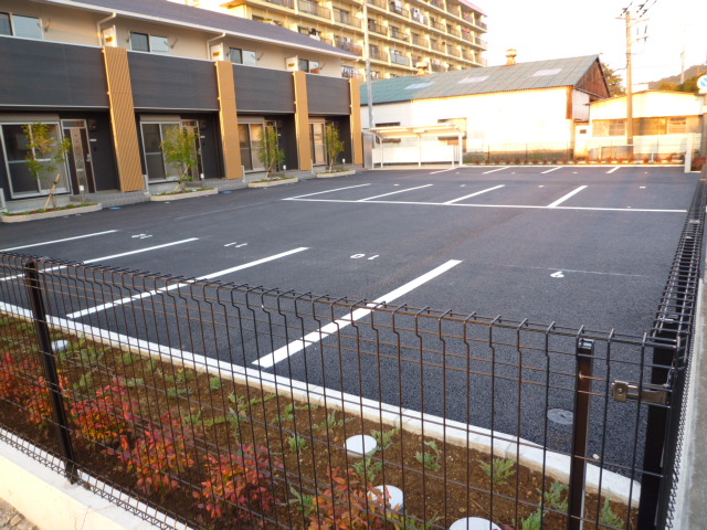 駐車場　２台目は要確認