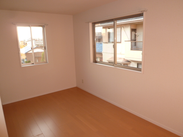 その他部屋・スペース　横の窓はありません