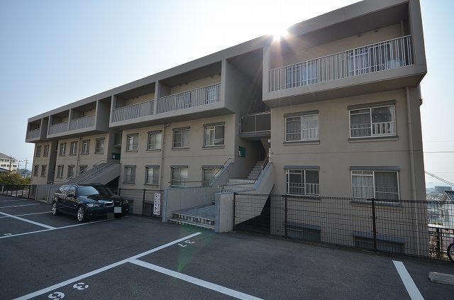 【広島市西区井口台のマンションの駐車場】