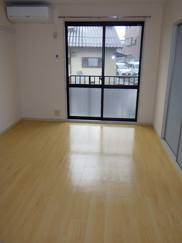 居室・リビング　※設備等現況を優先いたします。