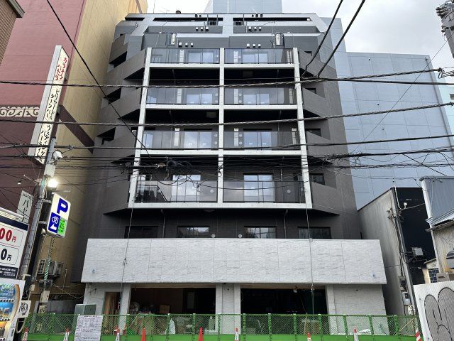 横浜市中区末広町のマンションの建物外観