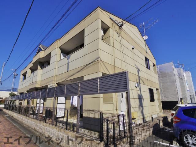 静岡市清水区平川地のマンションの建物外観