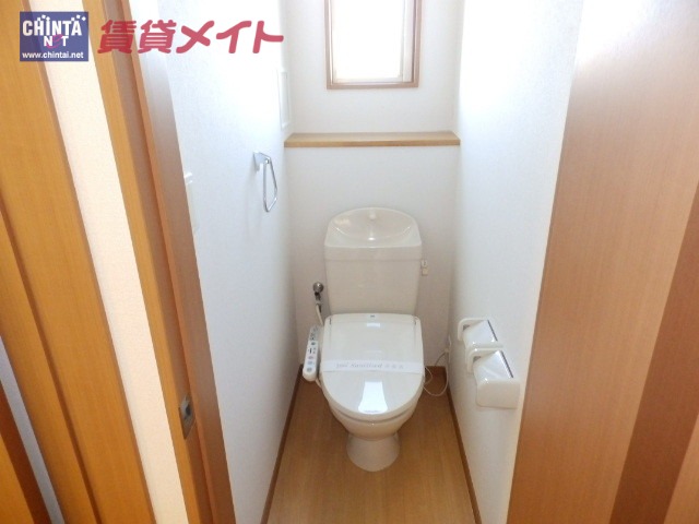 【伊勢市小俣町宮前のアパートのトイレ】