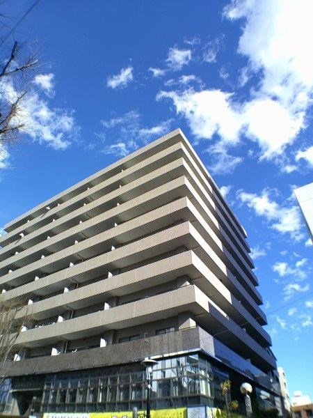 武蔵野市境のマンションの建物外観