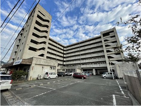 西山ビルの建物外観