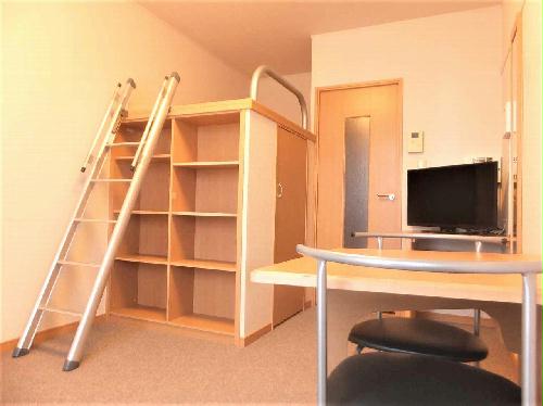 居室・リビング　ハイベッドタイプのお部屋です