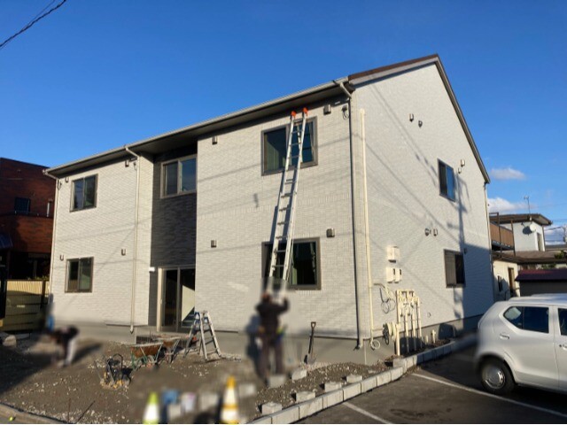 函館市柏木町のアパートの建物外観