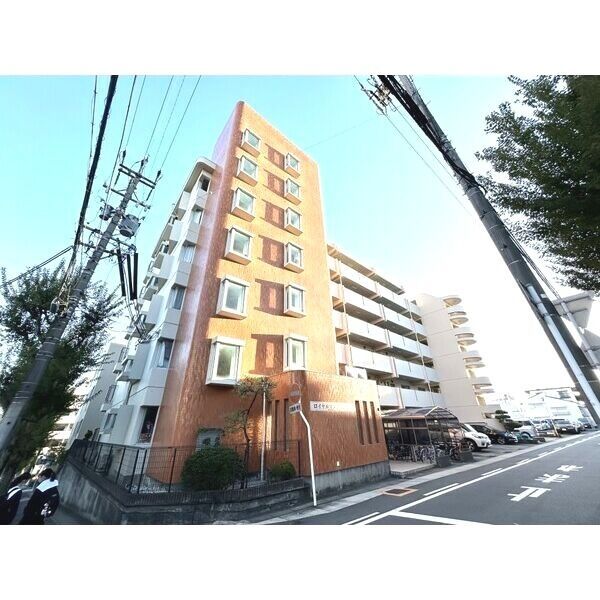 【ロイヤルマンション丁田の建物外観】