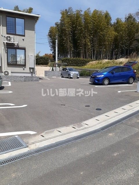 【アリエッタの駐車場】