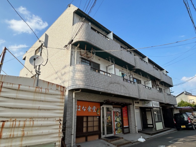 【北九州市八幡西区藤原のマンションの駐車場】