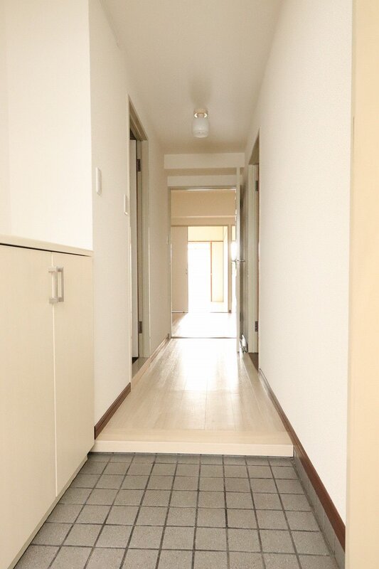 玄関　落ち着いた玄関です