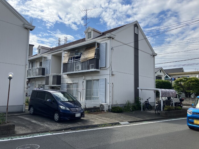 【相模原市中央区宮下本町のアパートの建物外観】