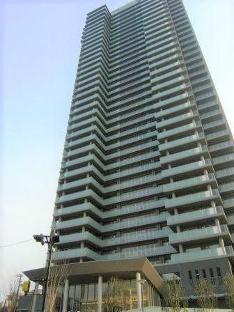 寝屋川市香里本通町のマンションの建物外観