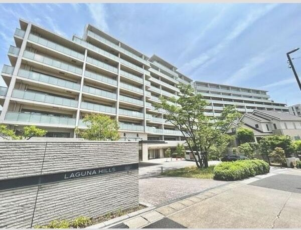 名古屋市千種区徳川山町のマンションの建物外観