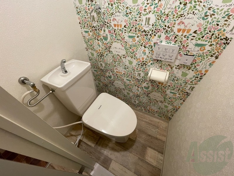 トイレ　こちらはトイレです。清潔感があり、安心して使用できます。