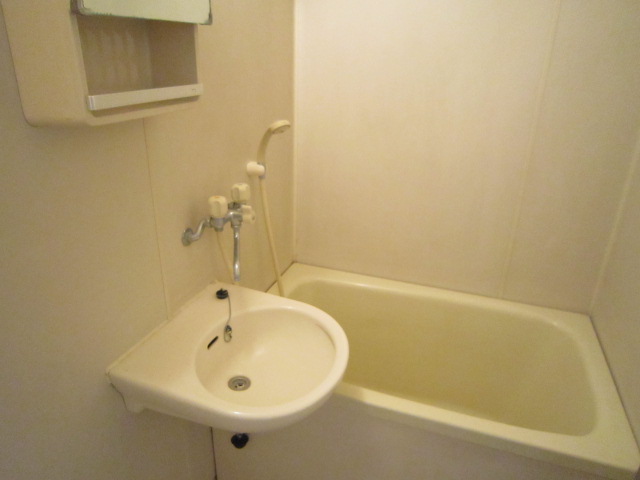 バス・シャワールーム　お風呂で日々の疲れを落としましょう