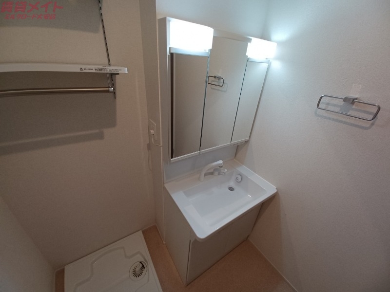 洗面設備　同型タイプの画像です