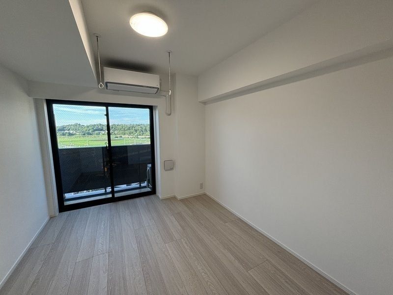 居室・リビング　※別部屋参考写真※