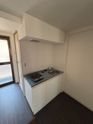 キッチン　コンパクトなキッチンで掃除もラクラク