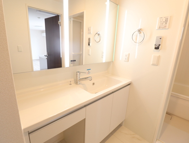 洗面設備　２０３　洗髪洗面化粧台