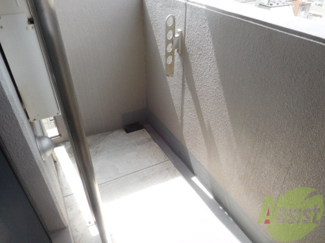 バルコニー　バルコニーは陽当たりが良く、洗濯物も気持ち良く乾きます。