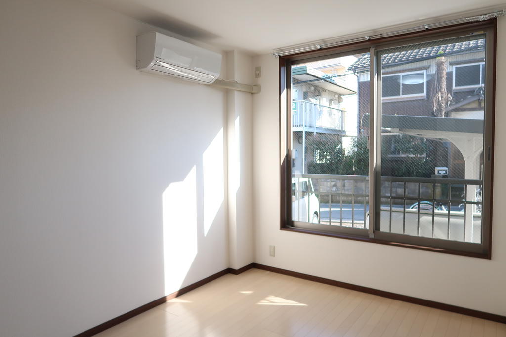 居室・リビング　居室約８帖