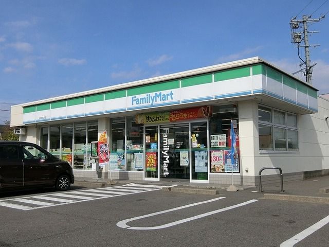 コンビニ　ファミリーマート 大垣西之川店（コンビニ）まで800m