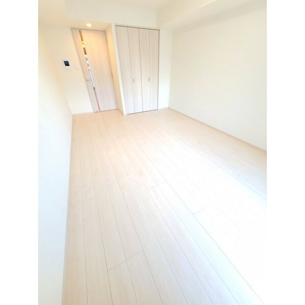 その他部屋・スペース　広々とした居室。