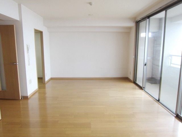 居室・リビング　別号室参考写真