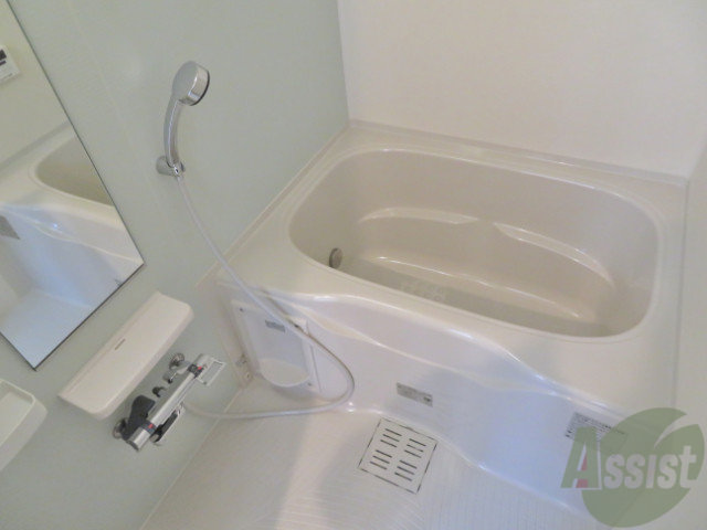 バス・シャワールーム　こちらのお風呂で、一日の疲れを癒して下さい。