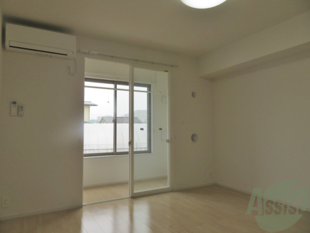 居室・リビング　９．１帖の洋室です。広く開放感がありますね。