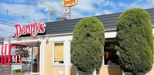 飲食店　デニーズ津島店（飲食店）まで406m