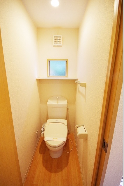トイレ　温水洗浄便座のトイレ