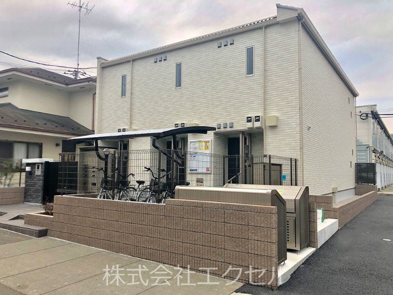 建物外観　高尾駅徒歩6分で通勤通学に便利です。