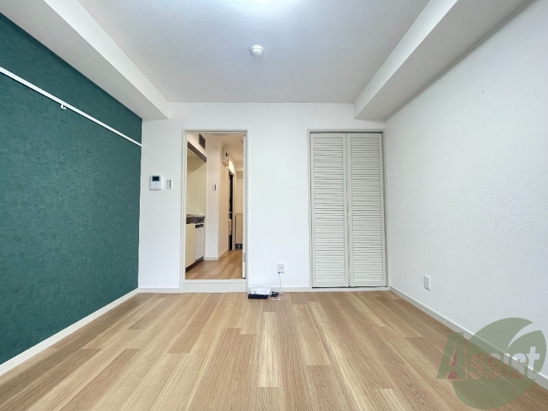 その他部屋・スペース　６帖の洋室があります。寝室にできそうですね。