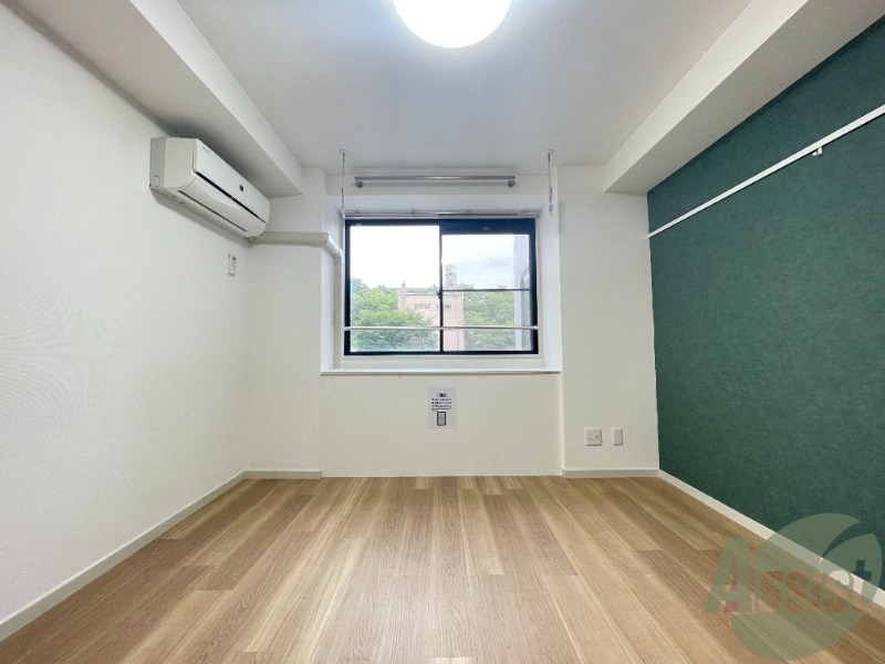 居室・リビング　こちらは生活のメインになる洋室になります。