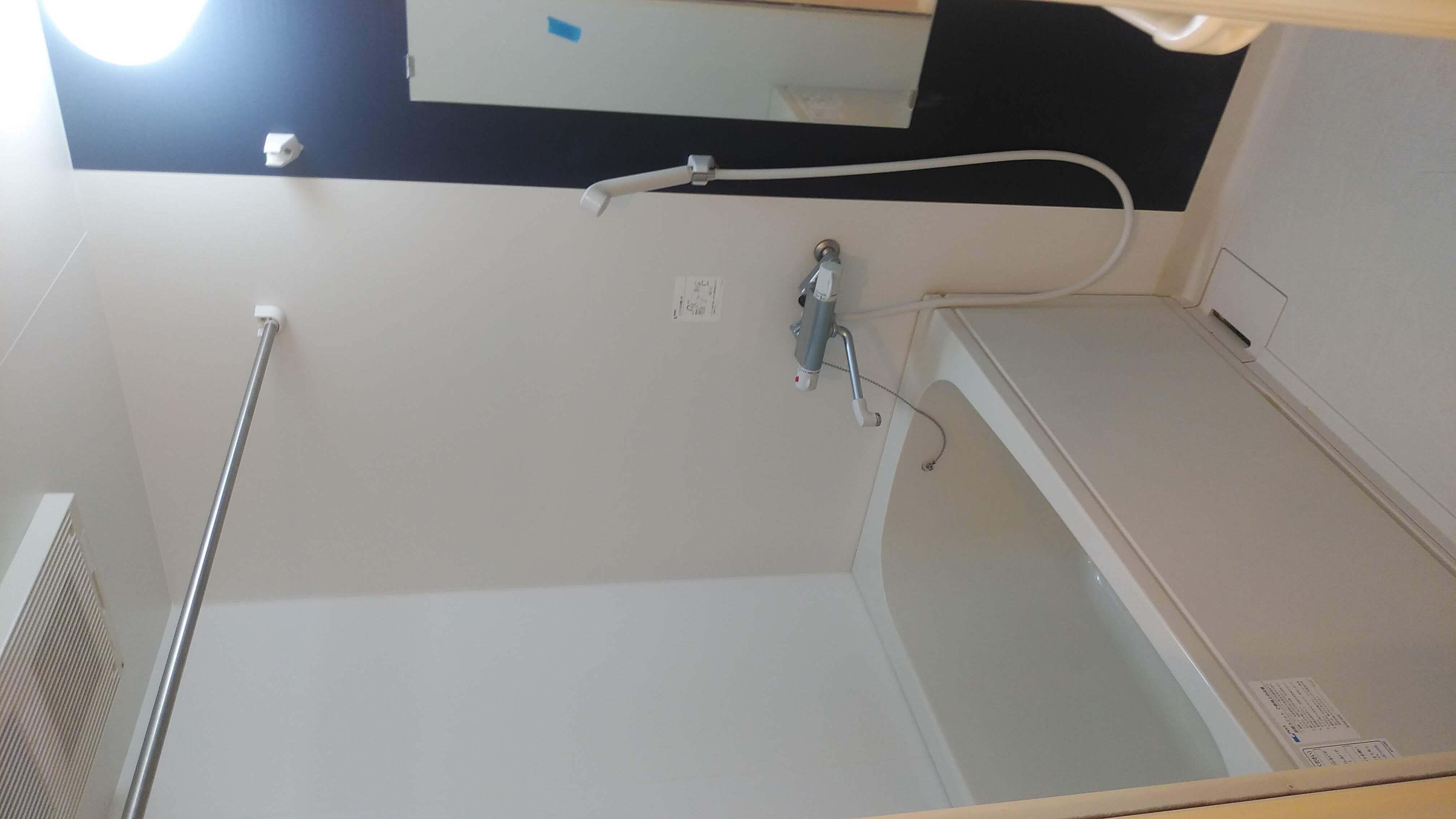 バス・シャワールーム　※同建物内の別のお部屋の画像です