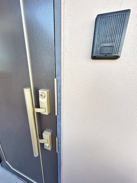 セキュリティ　写真は203号室です（参考）