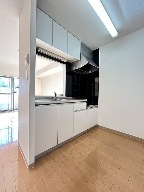 キッチン　写真は203号室です（参考）