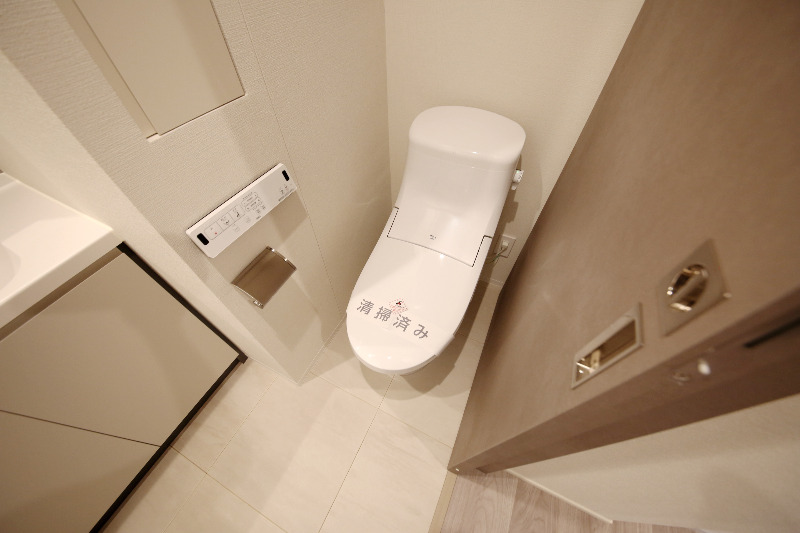 トイレ　温水洗浄便座付トイレ※同タイプ参考写真
